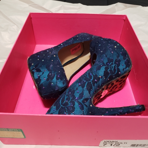 Betsey Johnson lace heels 👠 - Picture 9 of 13